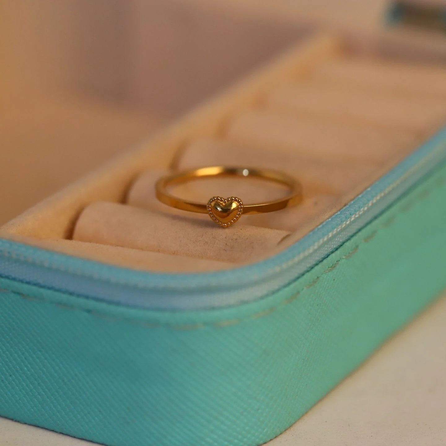 Amoura Trio Heart Gold Ring