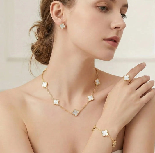 White Clover Elegance  Necklace & Earrings Set