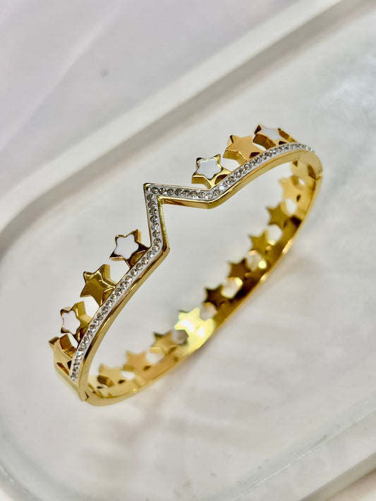 Gold-Plated Clover Zircon Kada Bracelet – Elegant & Symbolic Jewelry