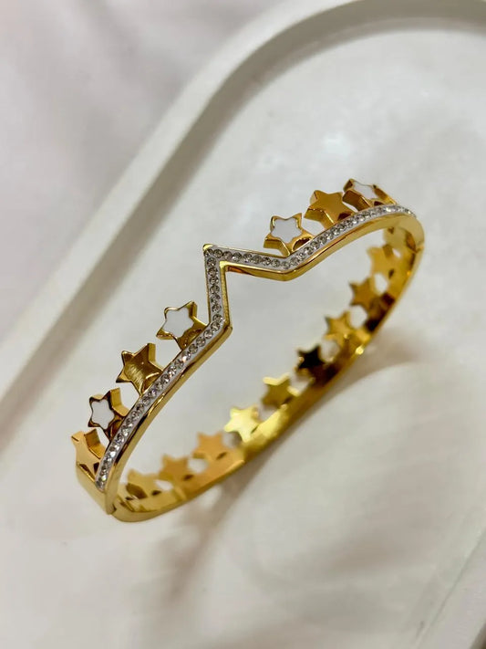 Gold-Plated Clover Zircon Kada Bracelet – Elegant & Symbolic Jewelry