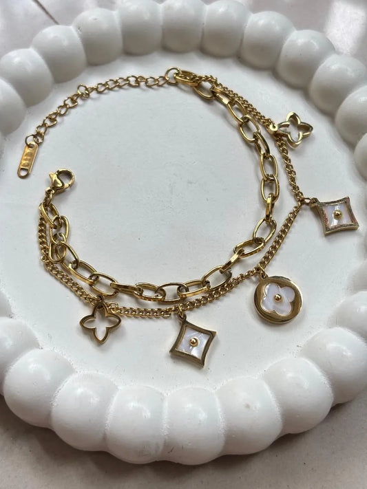 Elegant Gold Chain Bracelet with Chic Pearl Charms