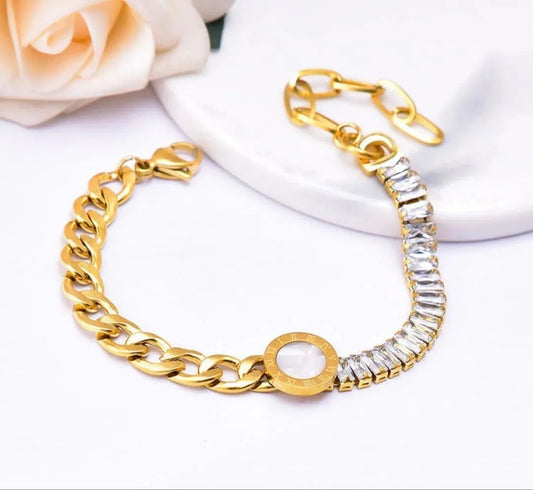 Chic Gold and Crystal Chain Bracelet with Clear Gemstone Charm