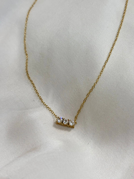 Elegant Gold-Plated Pendant Necklace – Minimalist & Timeless