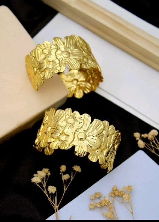 Floral Embrace Cuff kada