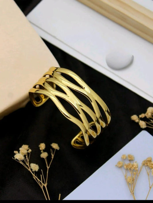 Golden Waves Cuff kada