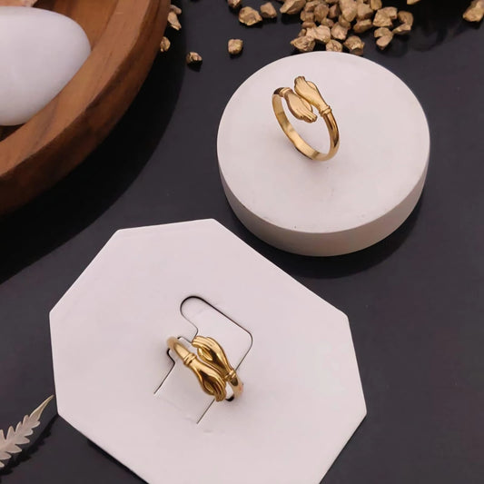 Amor Grasp Gold Open Ring