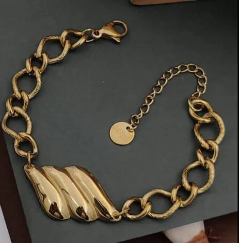 Elegant Anti-Tarnish Gold Bracelet