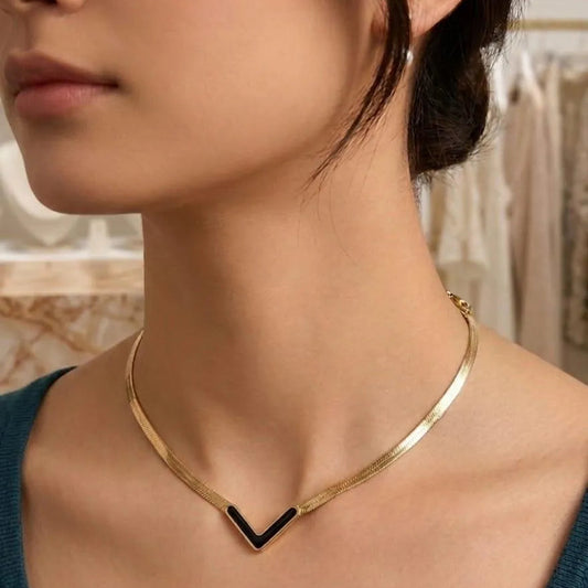 Black V Minimal Necklace