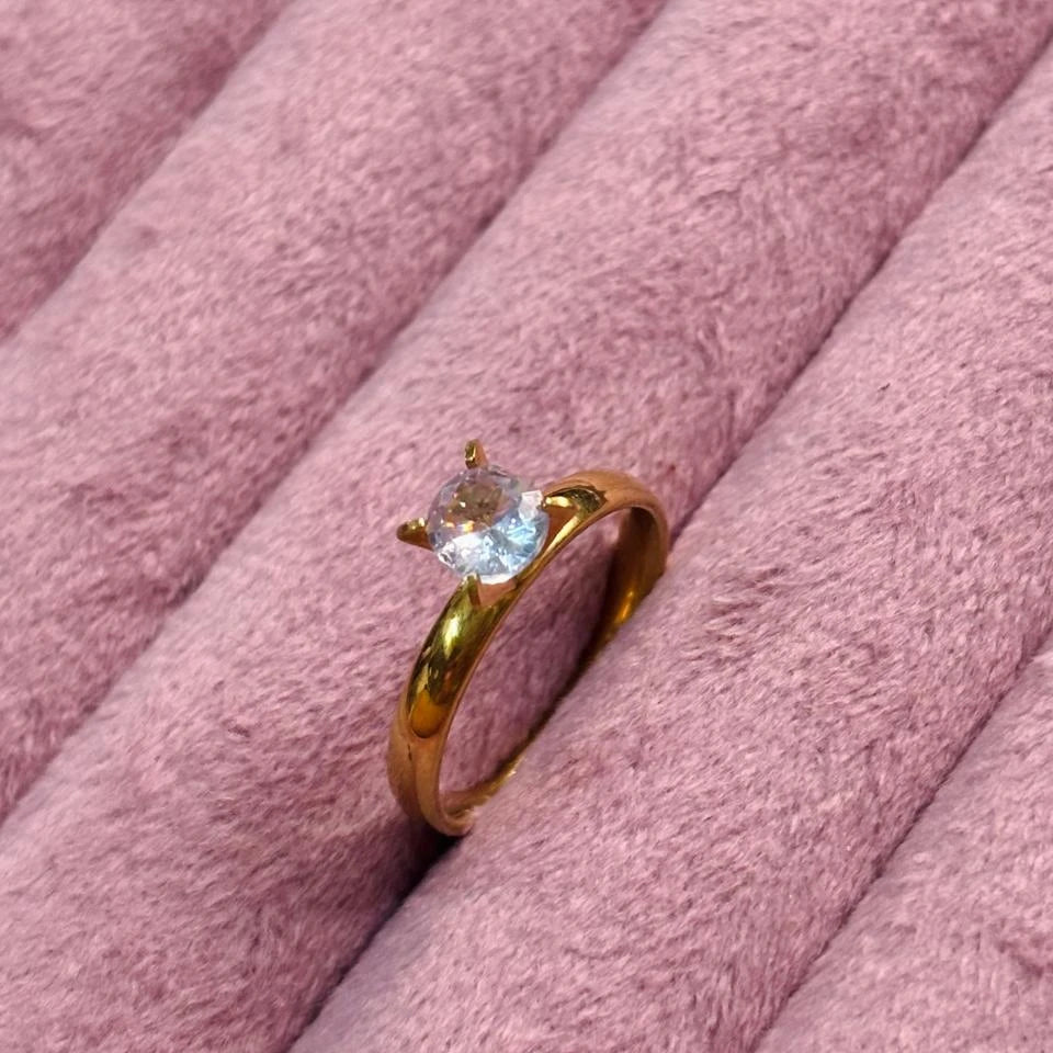Classic Solitaire Gold Ring