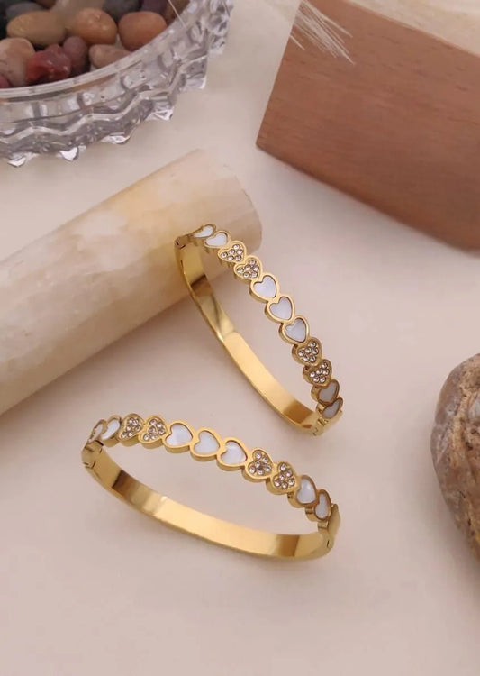 Heart-Shaped Design kada
