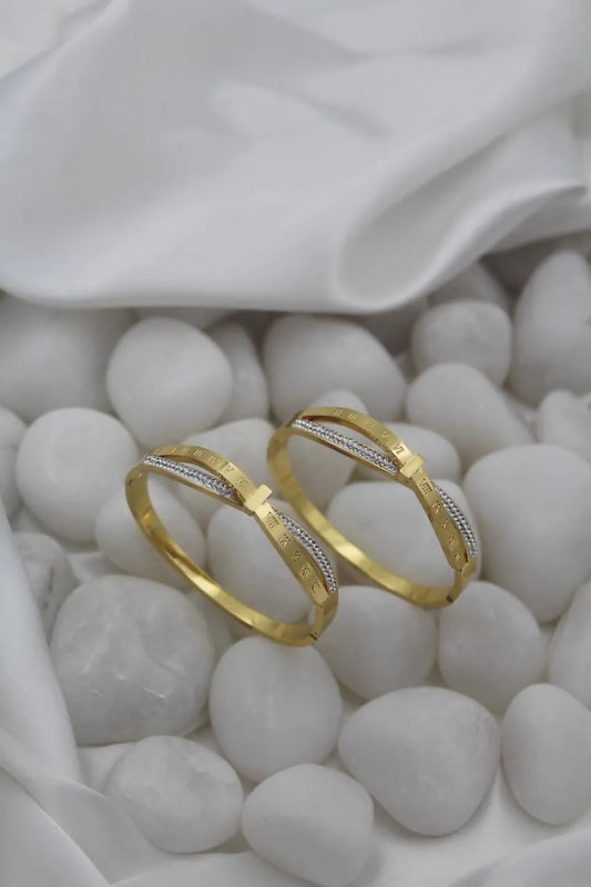 Engraved Detailing gold kada