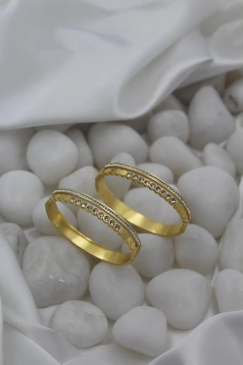 Chic Design Gold Kada