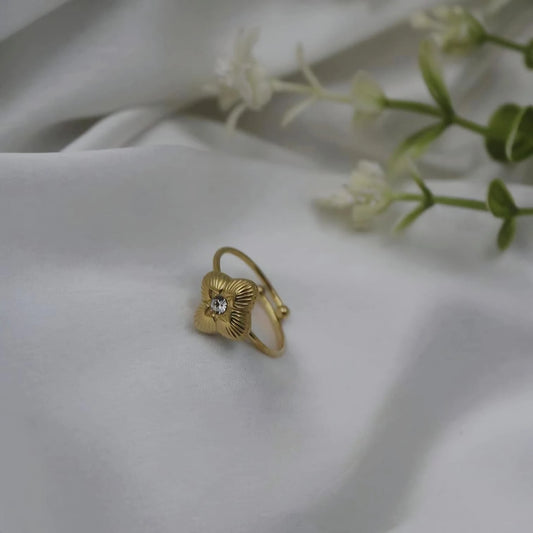 Golden Radiance Solitaire Ring