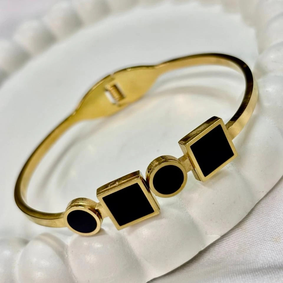 Geometric Black Gold Kada