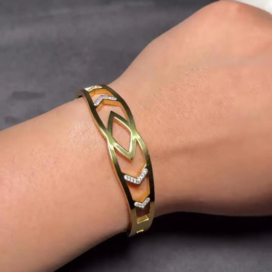 Geometric Chevron Crystal Gold Kada