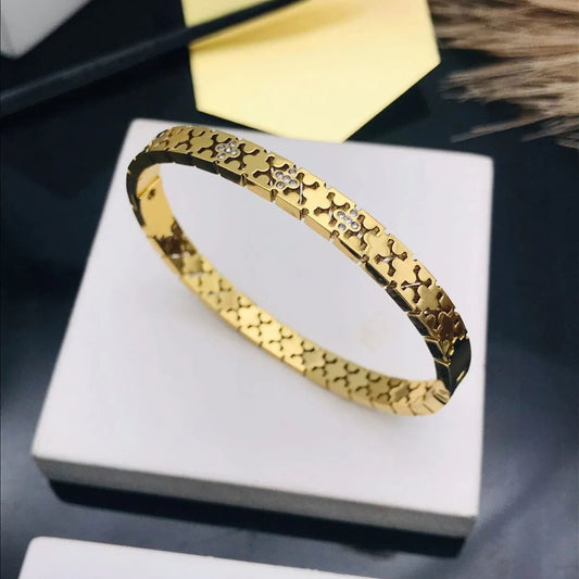 Geometric Cutwork Gold Kada