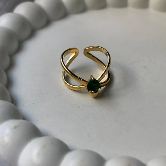 Green Heart Twist Ring
