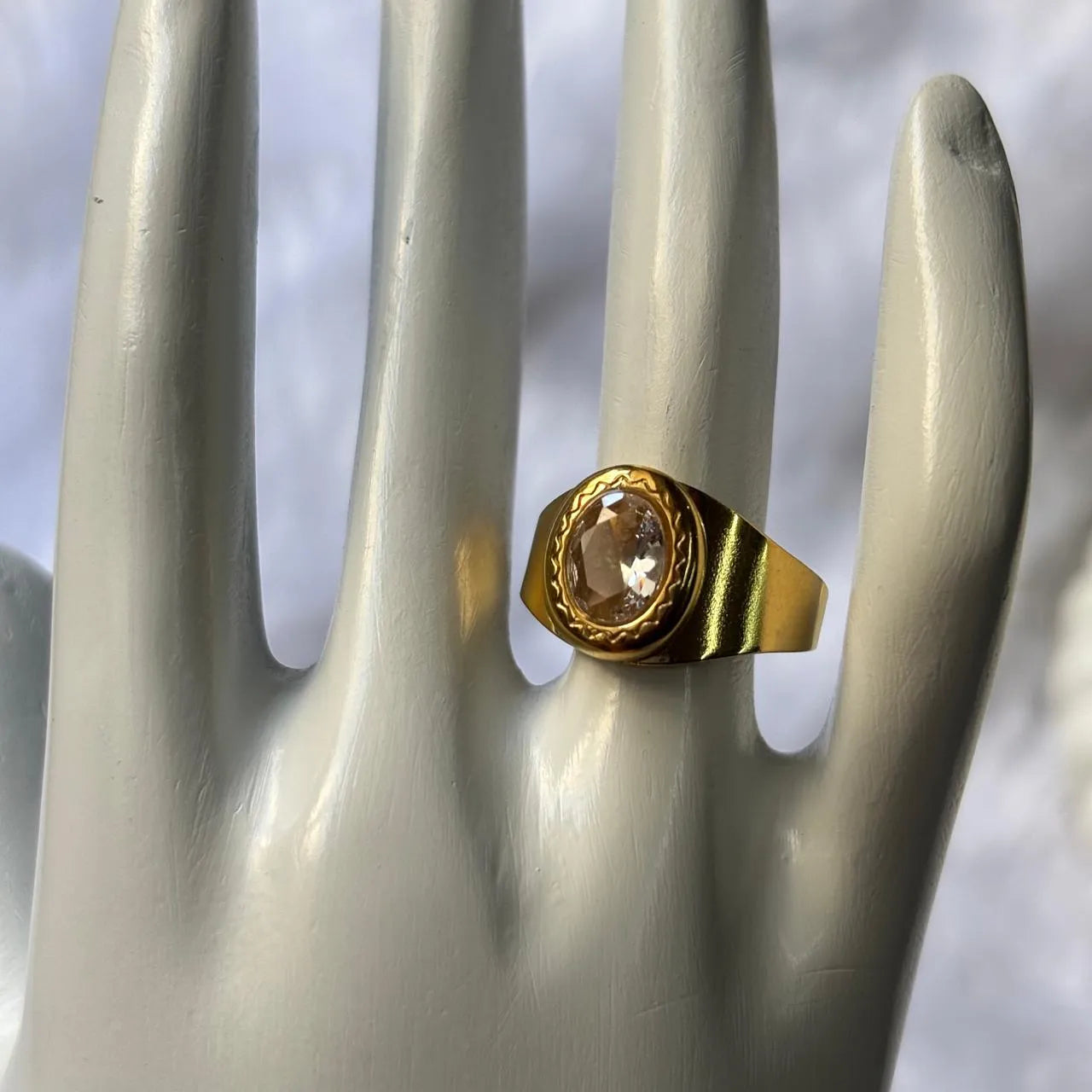 Golden Vintage Oval Anti-Tarnish Ring