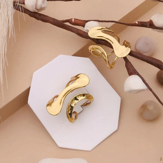 Aurelia Wave Sculptural Ring