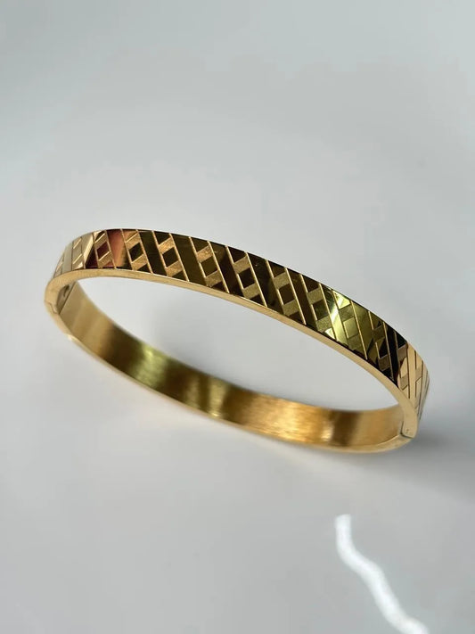 Golden Diamond Cut Kada