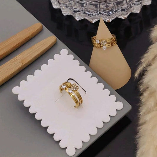 Amoura Trio Heart Gold Ring