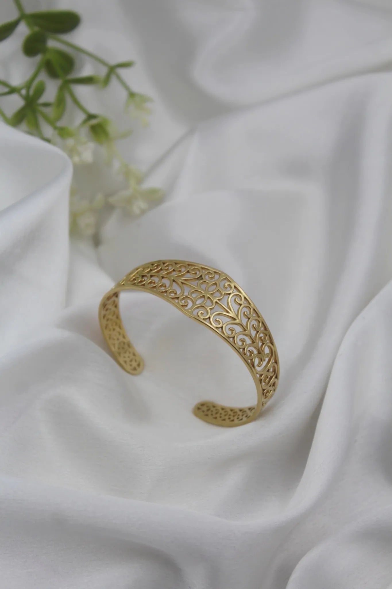 Gold Filigree Kada