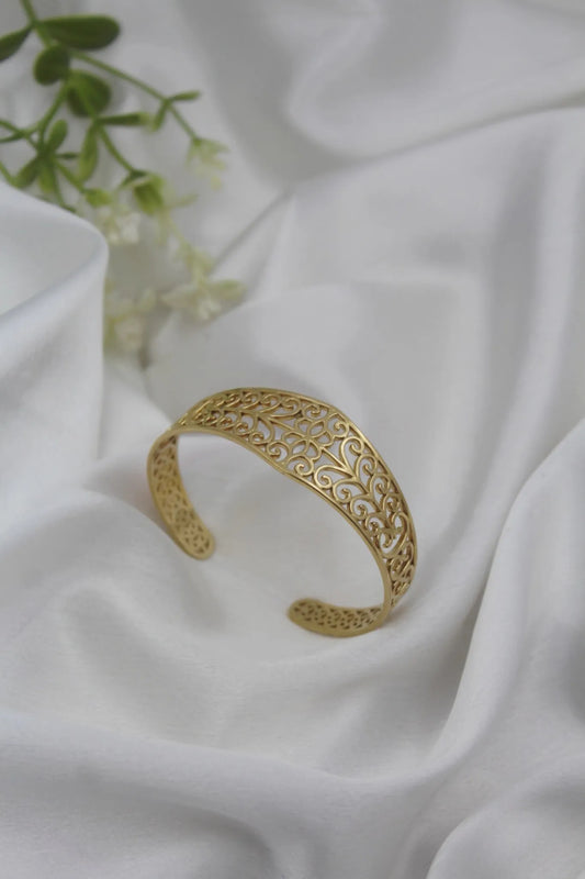 Gold Filigree Kada