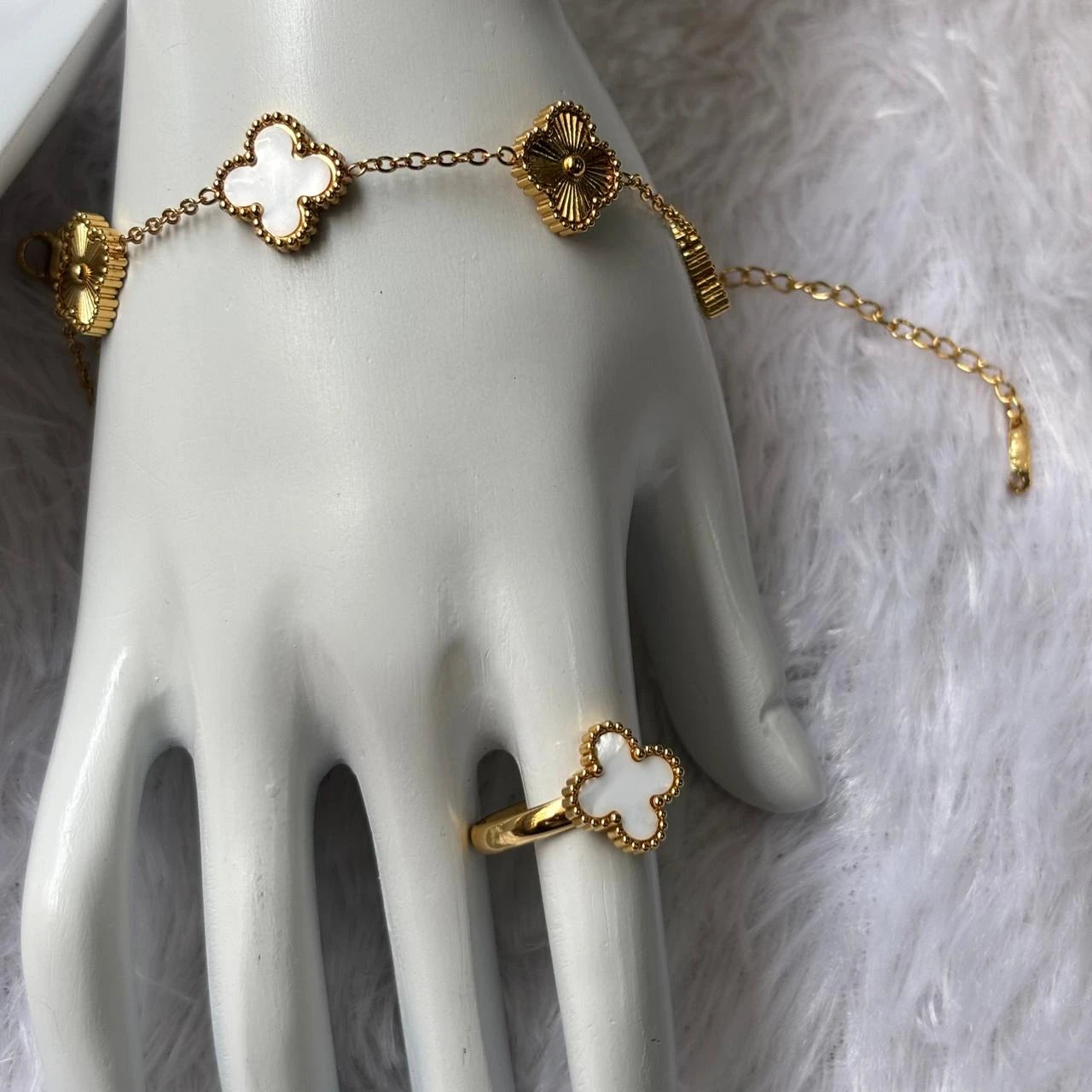 Ivory Aura Clover Gold Necklace & Earring Set