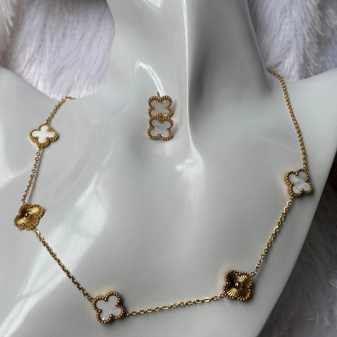 Ivory Aura Clover Gold Necklace & Earring Set