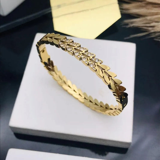 eaf Crystal Elegance Gold Kada