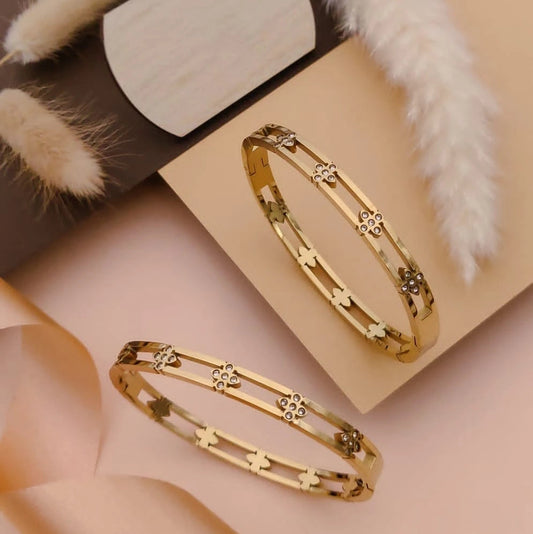 Luxury Clover Gold Kada