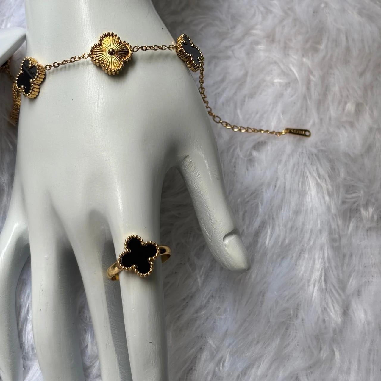 Noir Radiance Clover Gold Necklace & Earring Set