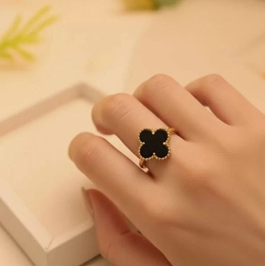 Noir Clover Gold Ring