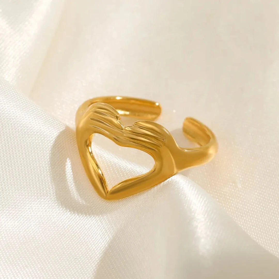 Amora Open Heart Gold Ring