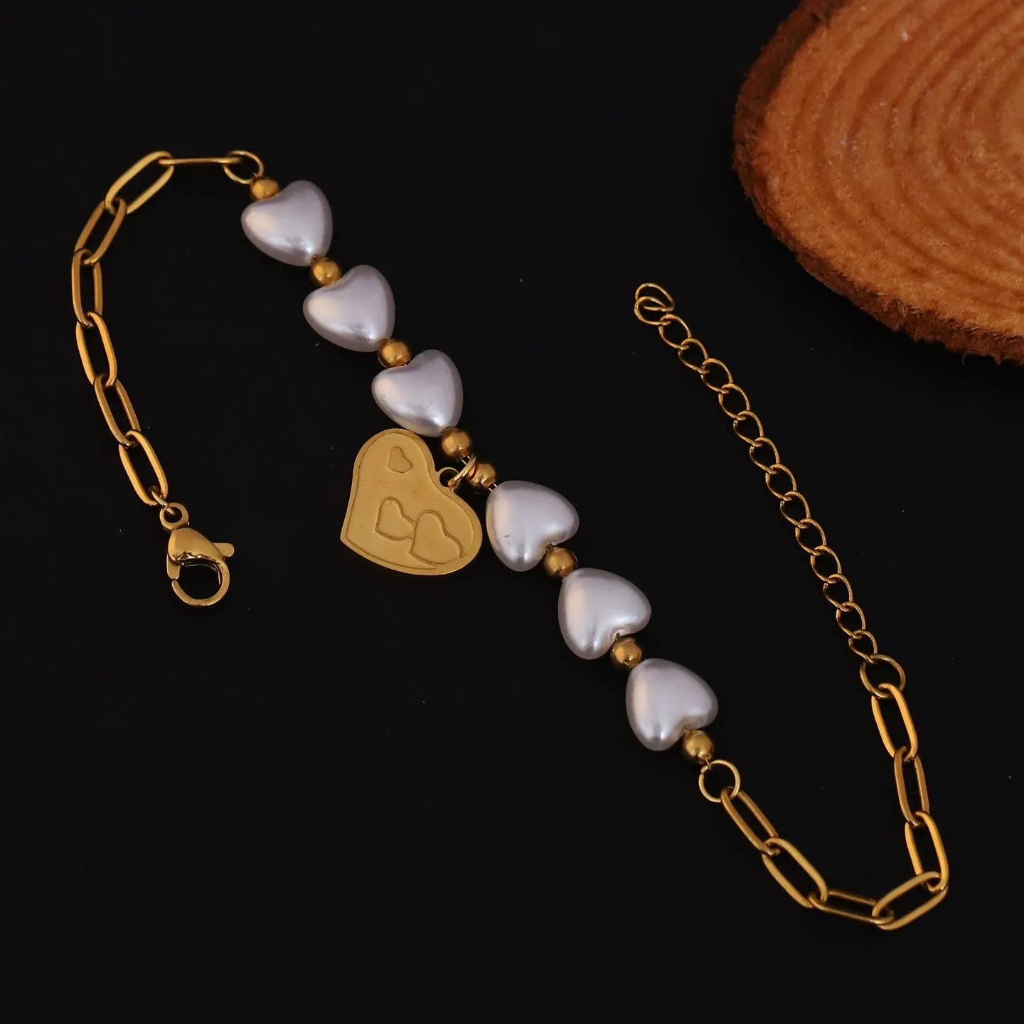 Amoura Pearl Heart Bracelet