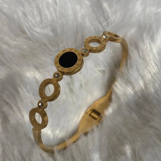 Roman Noir Elegance Kada