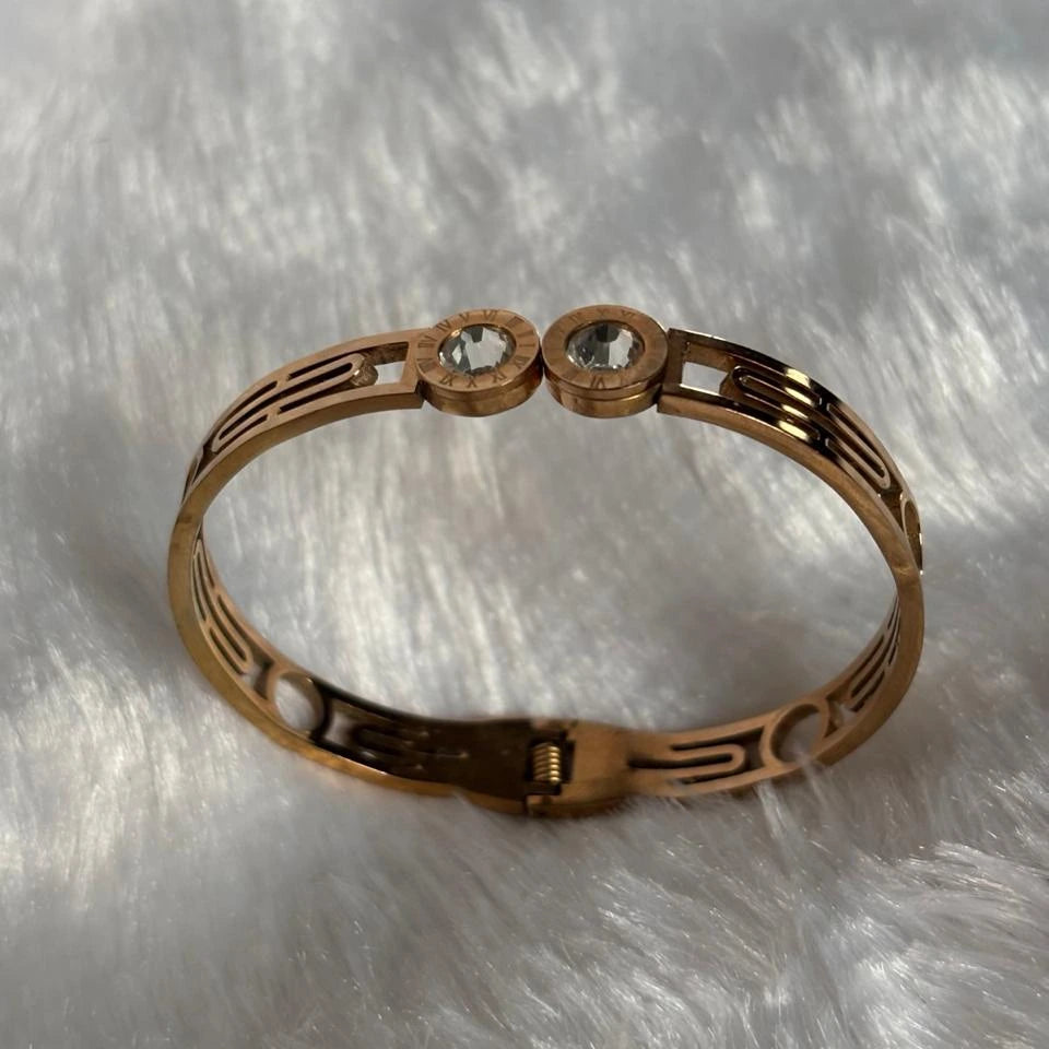 Royal Crystal Roman Kada