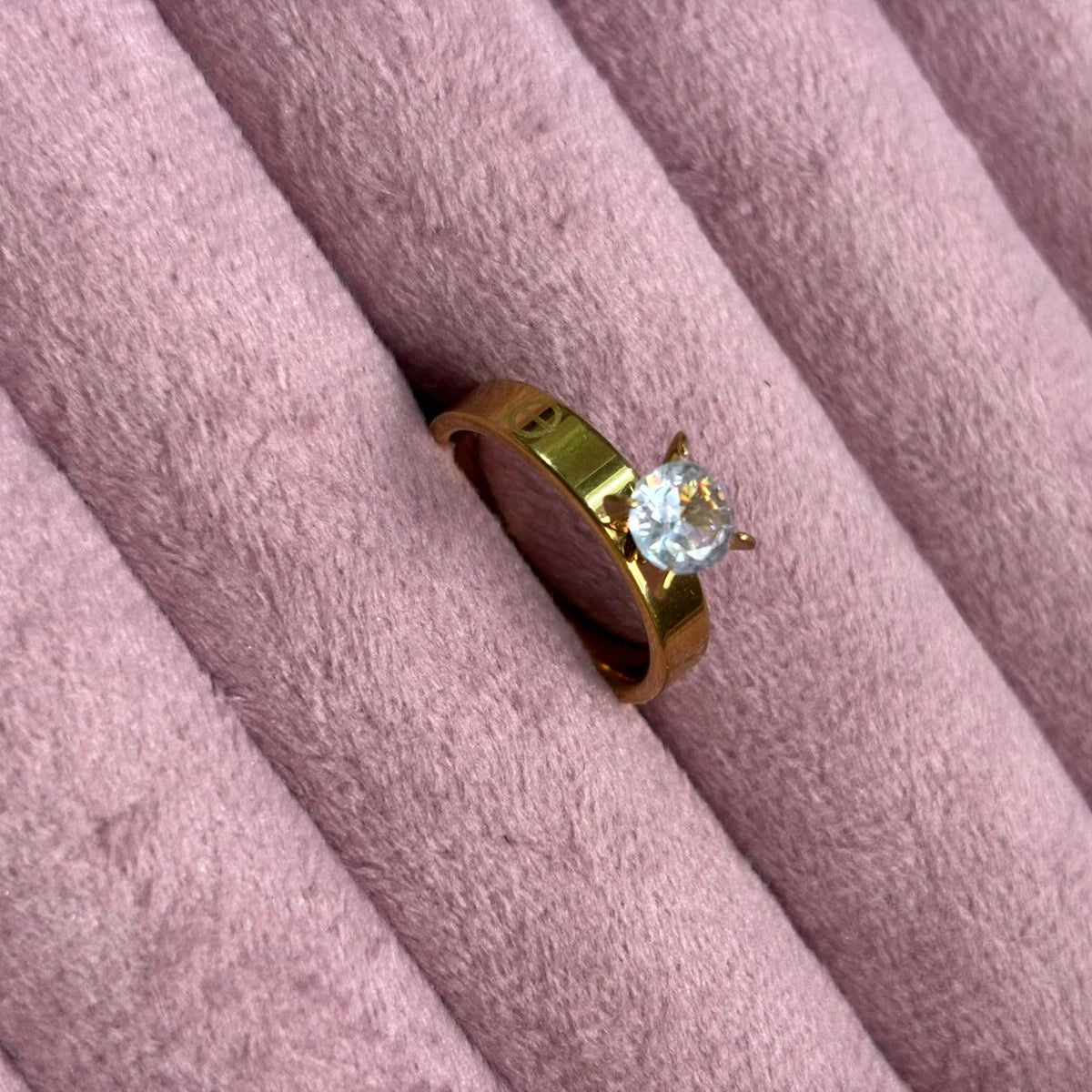 Royal Solitaire Gold Ring
