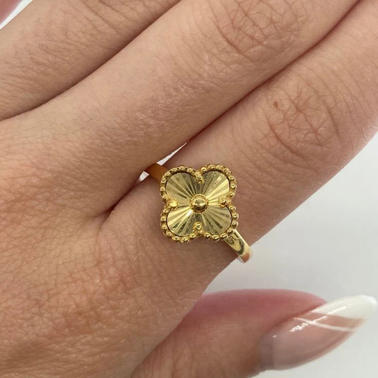 Solis Gold Clover Ring