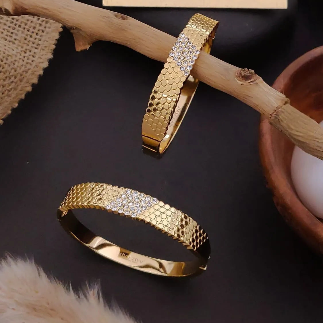 Textured Crystal Panel Gold Kada