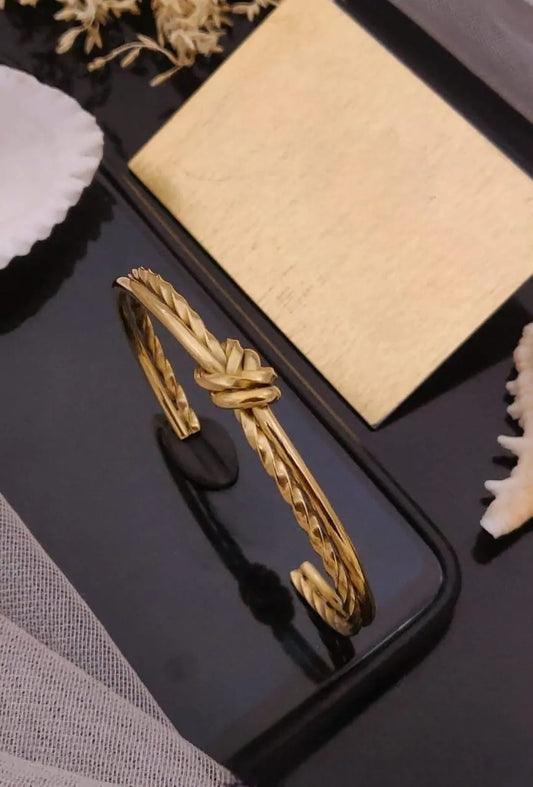 Twisted Gold Kada