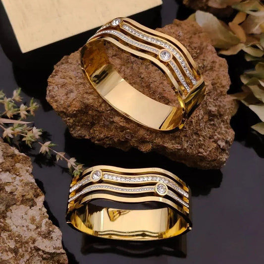 Wave Diamond Luxe Gold Kada