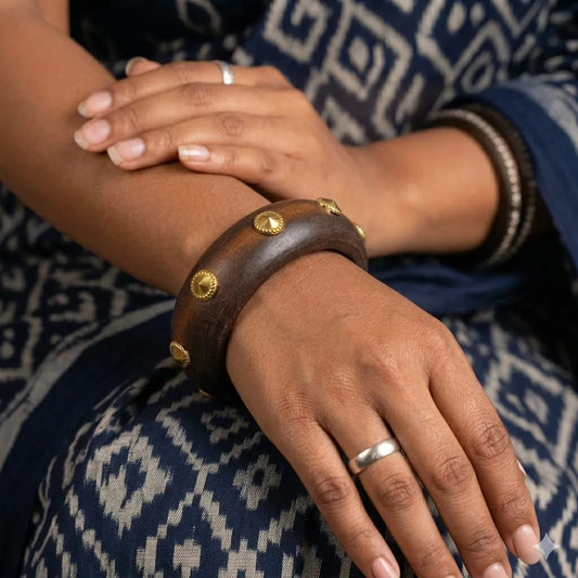 Vintage Stud Aura Wooden Kada