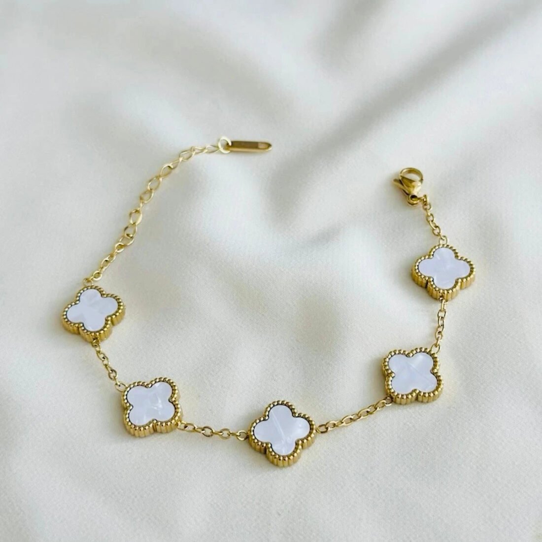 Lunara Clover Mother-of-Pearl Bracelet