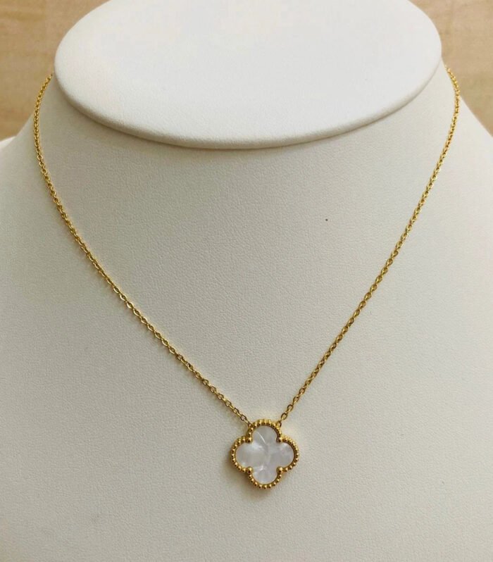 Lunara Clover Mother-of-Pearl Pendant Necklace