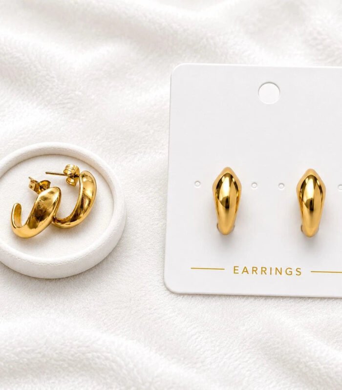 Velisse Gold Curve Hoop Earrings