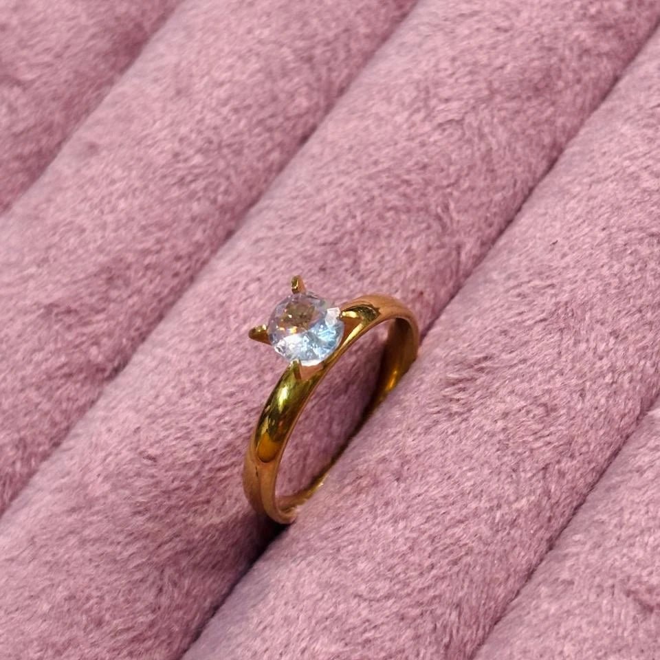 Classic Solitaire Gold Ring
