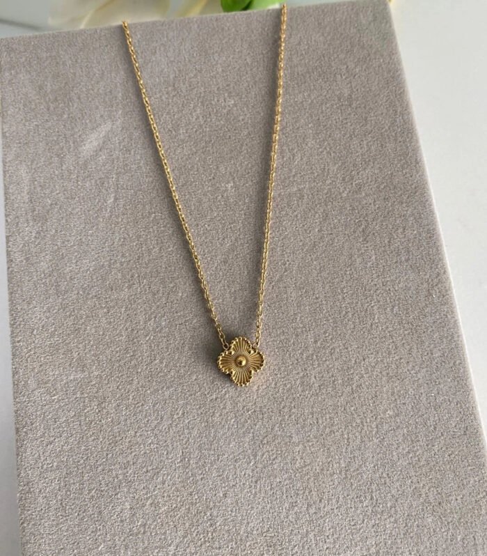 Golden Bloom Clover Necklace (Mini)