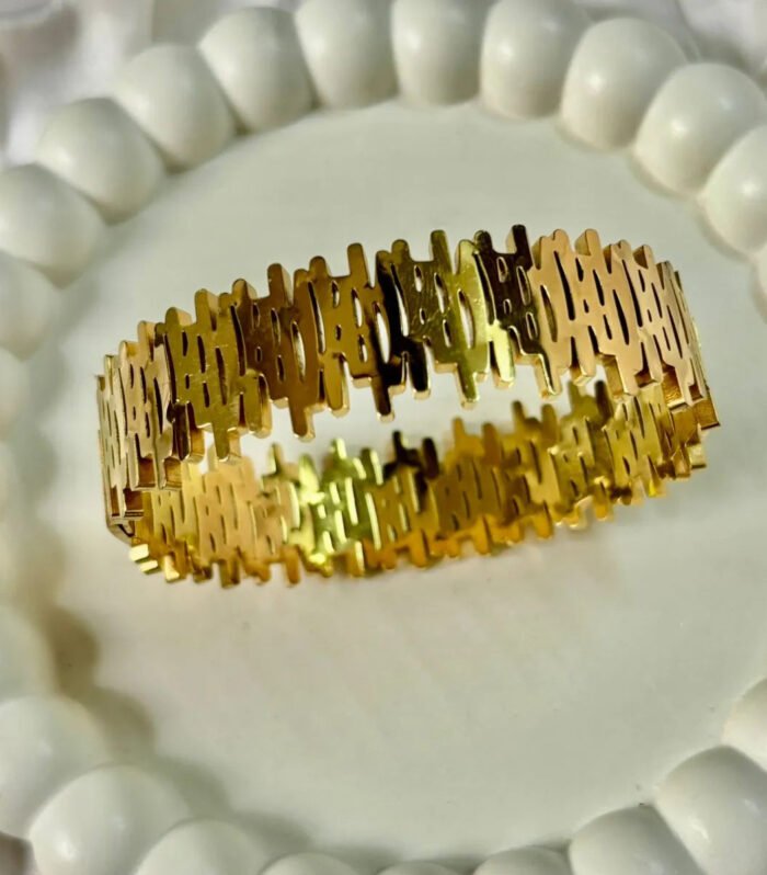 Golden Cutout Kada