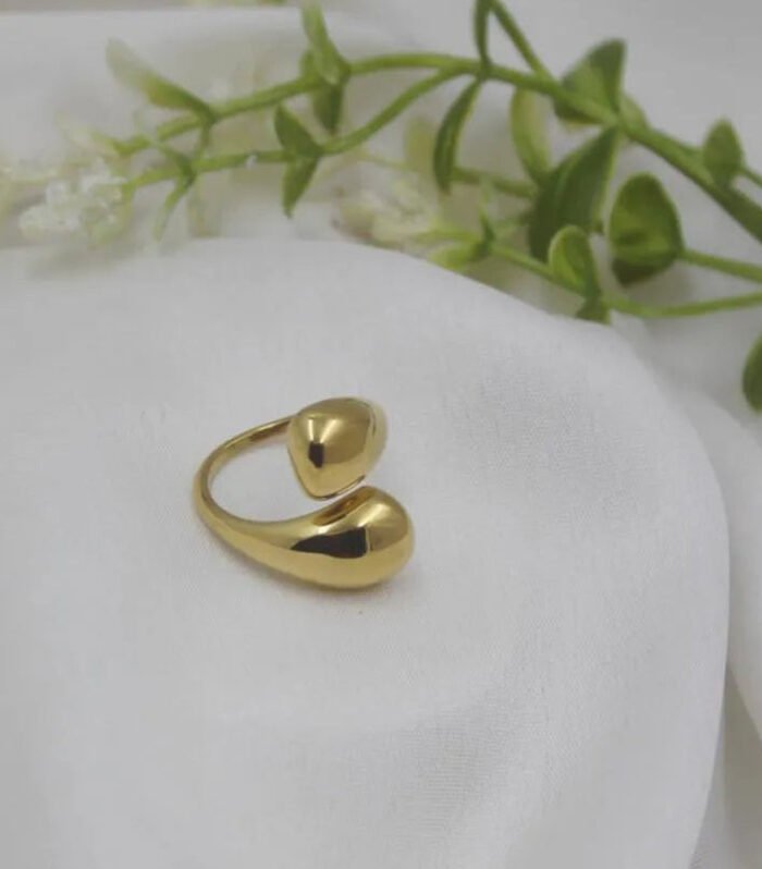 Golden Amaz Elegant Ring